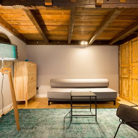 Deluxe Twin Studio In Kazinczy Street *