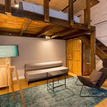 Deluxe Twin Studio In Kazinczy Street